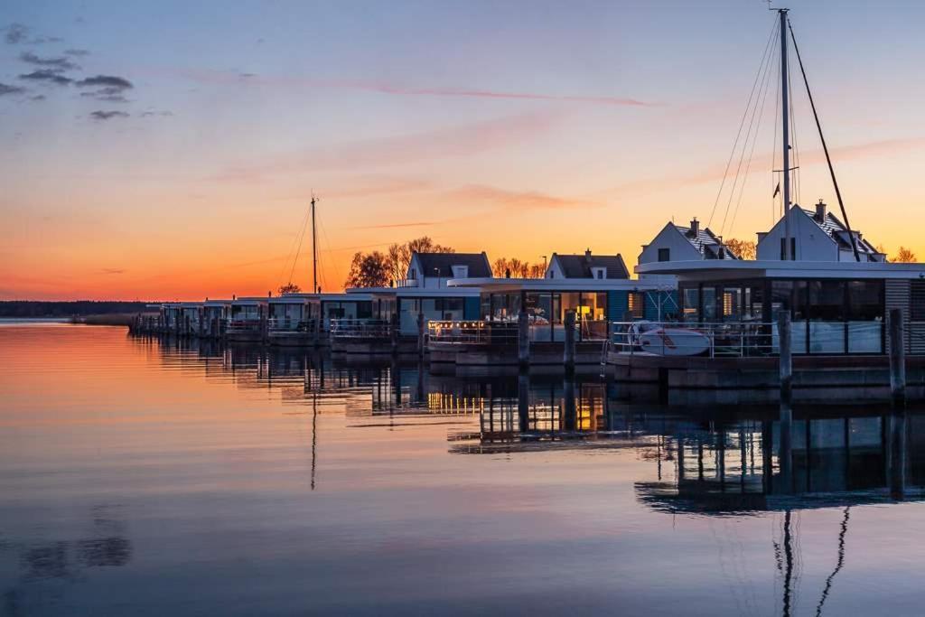 Floatinghouses Peenemuende Екстериор снимка