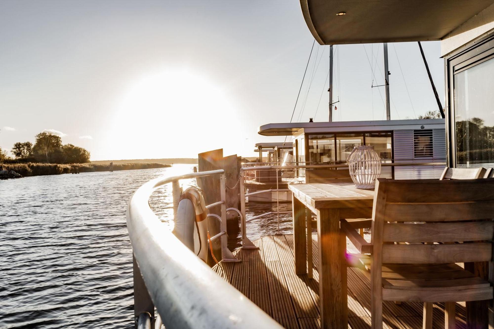 Floatinghouses Peenemuende Екстериор снимка